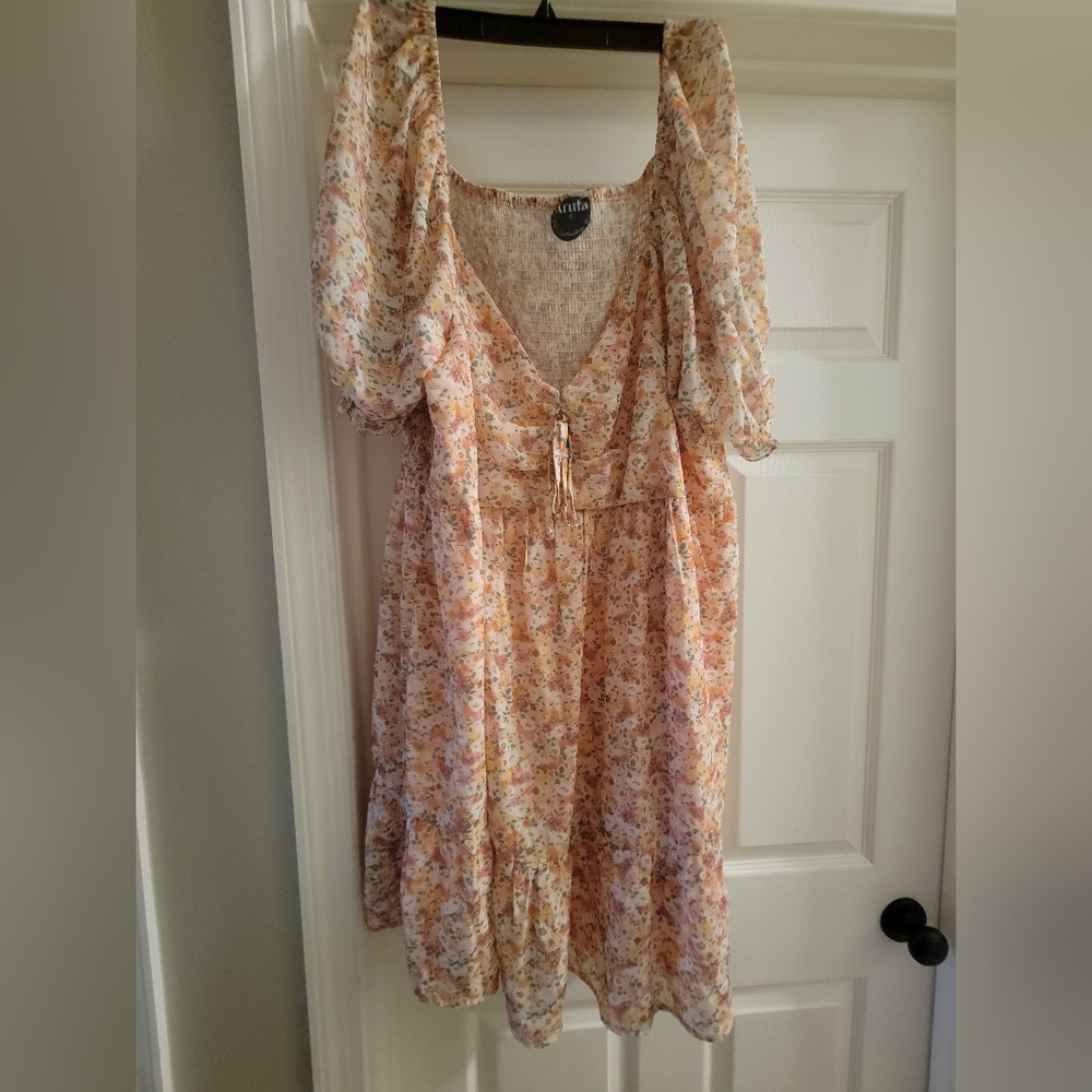 Arula Dress